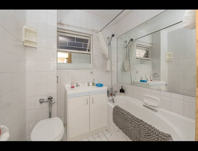 2 BEDROOM APARTMENT TO LET IN THREE ANCHOR BAY